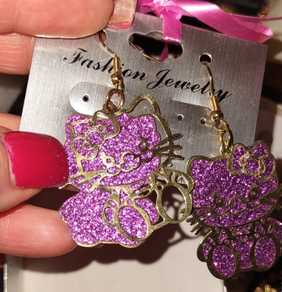 Hello Kitty Layered Earrings - Picture 6 of 14